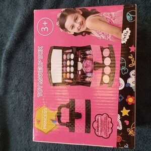 TOY Makeup Case